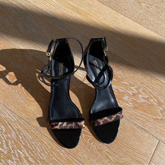 Black Heels with Animal print - Picture 1 of 10
